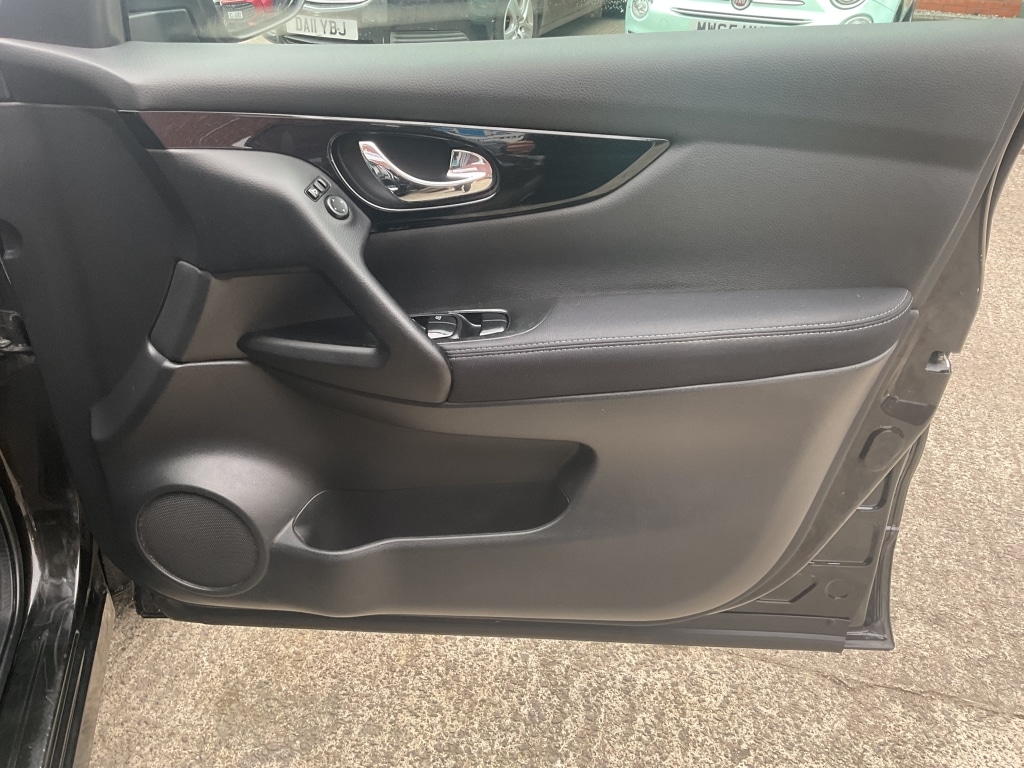 Used Nissan Qashqai 2015 for sale - 77370925: Photo 13