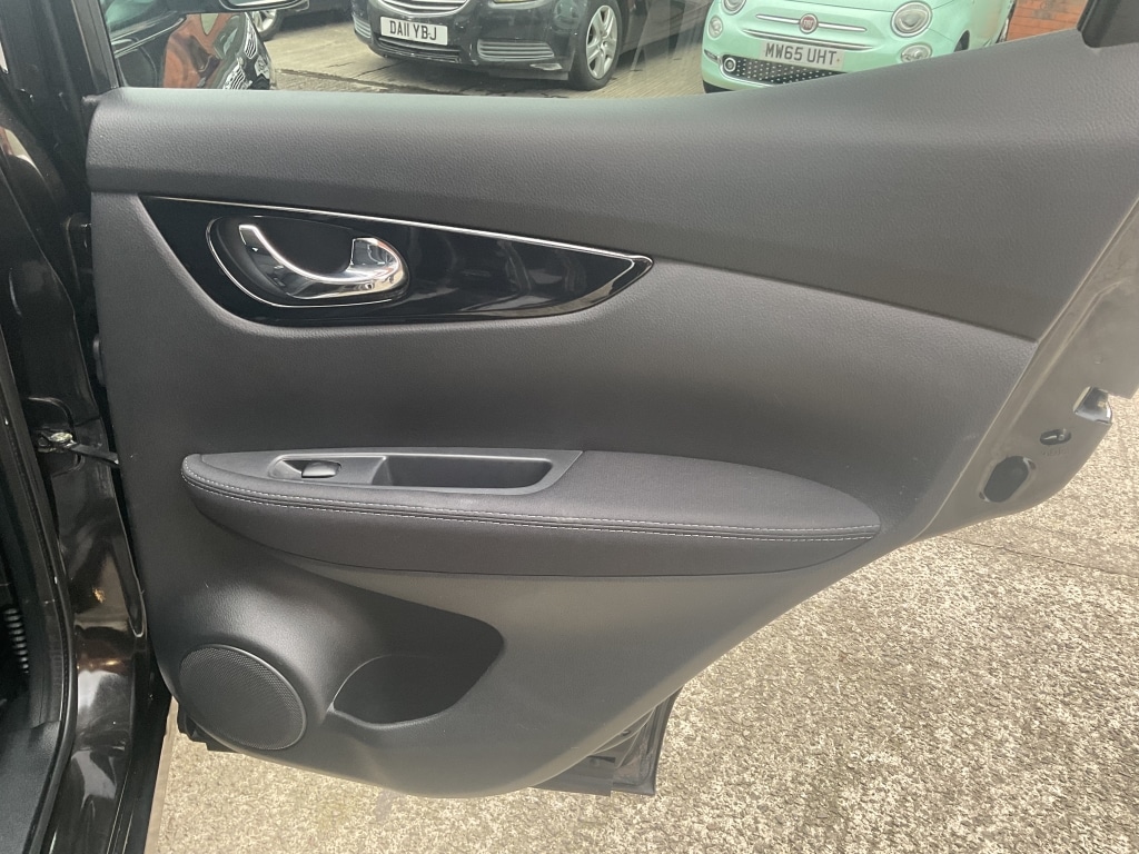 Used Nissan Qashqai 2015 for sale - 77370925: Photo 15