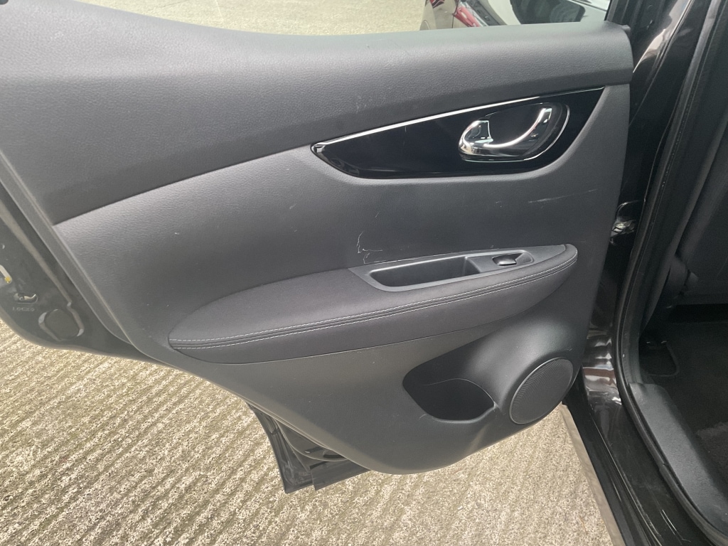 Used Nissan Qashqai 2015 for sale - 77370925: Photo 18