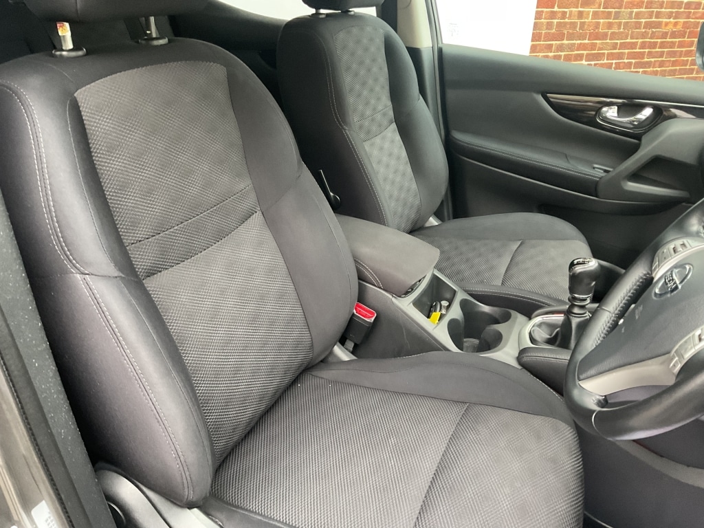 Used Nissan Qashqai 2016 for sale - 77289405: Photo 9