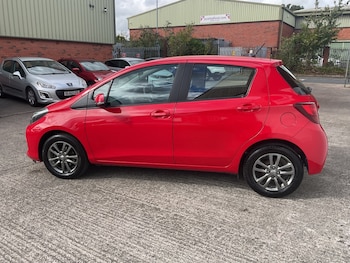 Used Toyota Yaris 2015 for sale - 79439574: Photo