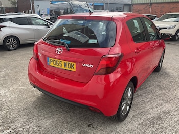 Used Toyota Yaris 2015 for sale - 79439574: Photo