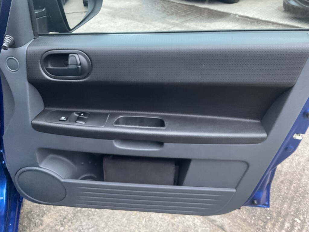 Used Mitsubishi Colt 2010 for sale - 77438638: Photo 8