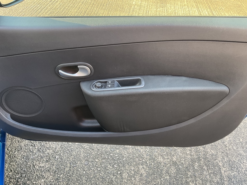 Used Renault Clio 2011 for sale - 77162406: Photo 12