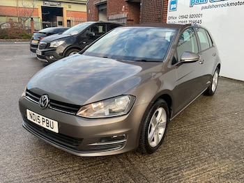 Used Volkswagen Golf 2015 for sale - 76891571: Photo