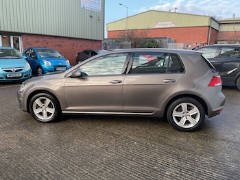 Used Volkswagen Golf 2015 for sale - 76891571: Photo