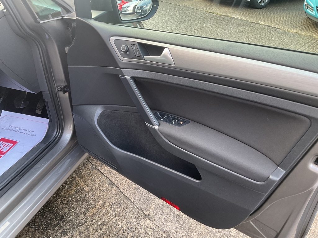 Used Volkswagen Golf 2015 for sale - 76891571: Photo 9