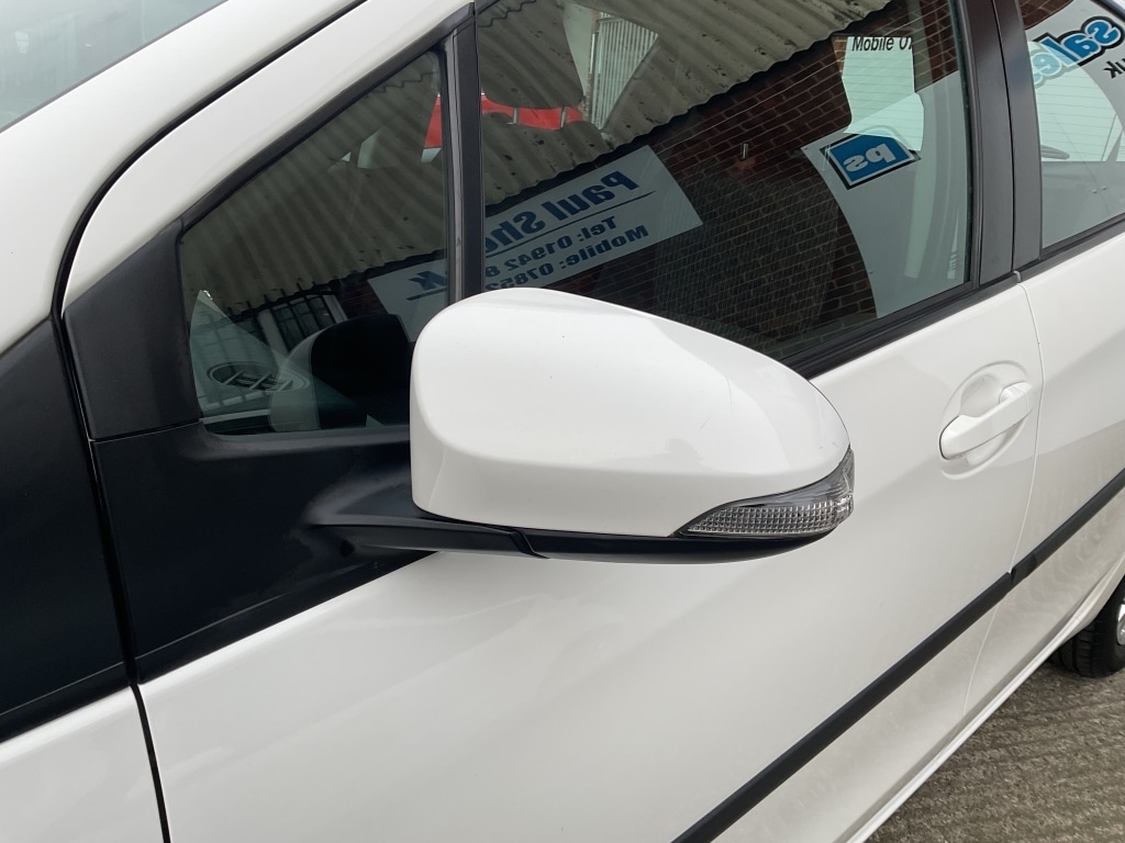 Used Toyota Yaris 2013 for sale - 77558792: Photo 24