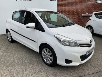 Used Toyota Yaris 2013 for sale - 77558792: Photo