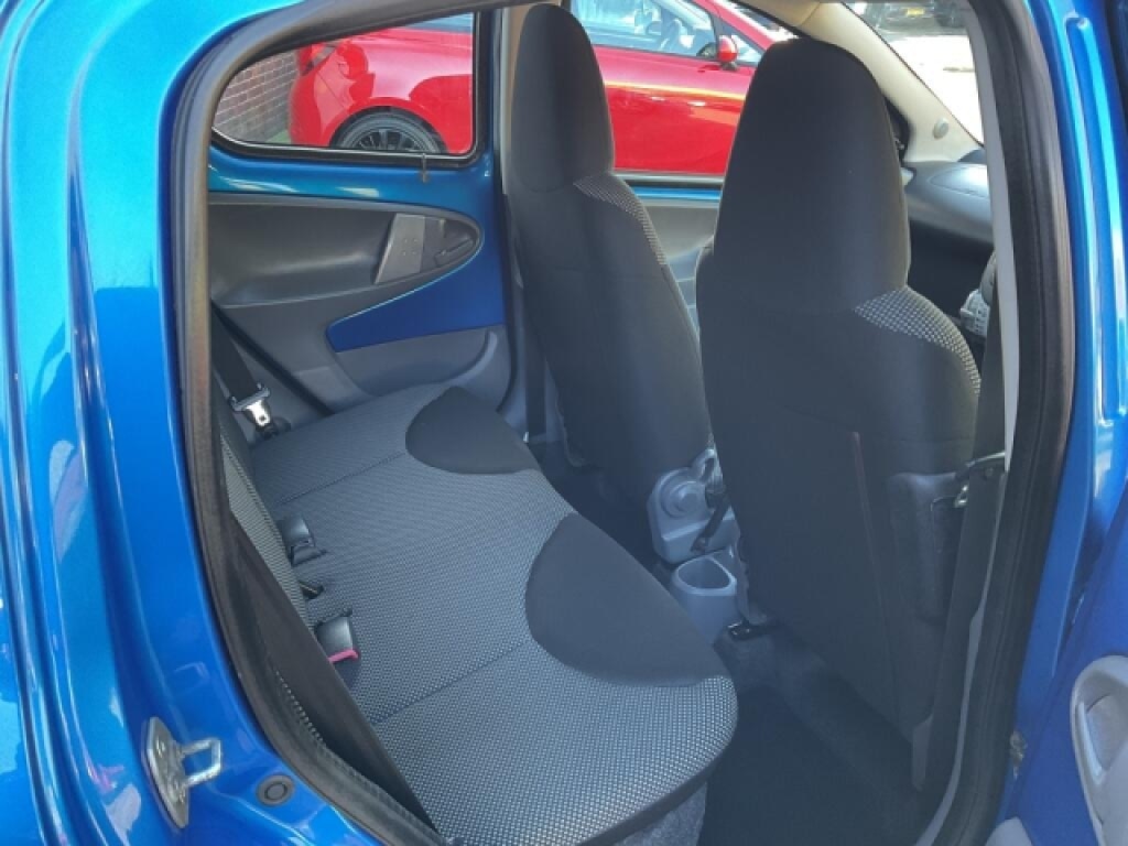 Used Toyota AYGO 2010 for sale - 76694707: Photo 15