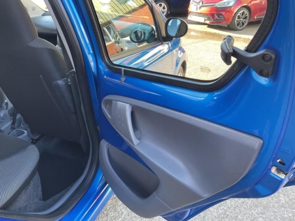 Used Toyota AYGO 2010 for sale - 76694707: Photo 16