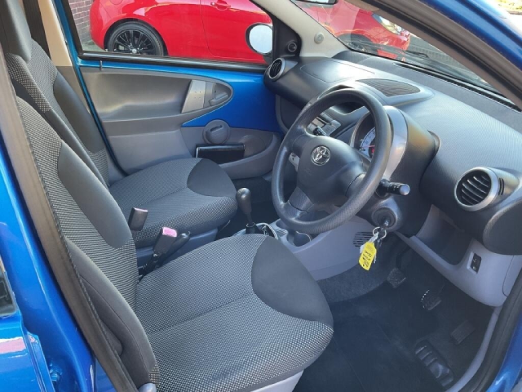 Used Toyota AYGO 2010 for sale - 76694707: Photo 7