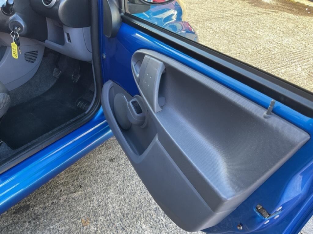 Used Toyota AYGO 2010 for sale - 76694707: Photo 8