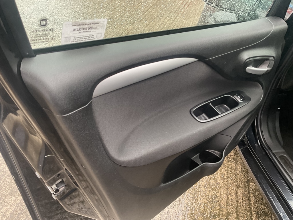 Used Fiat Punto 2016 for sale - 77300246: Photo 24