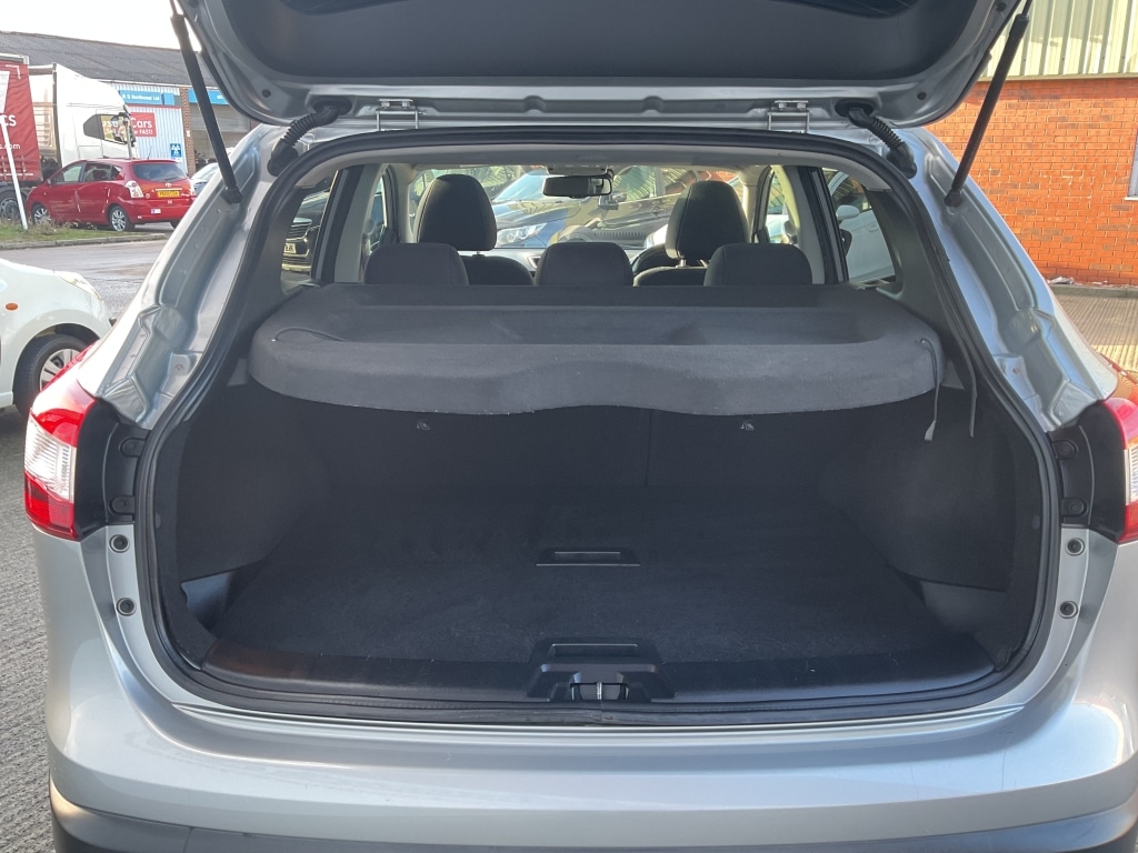 Used Nissan Qashqai 2014 for sale - 76751998: Photo 20