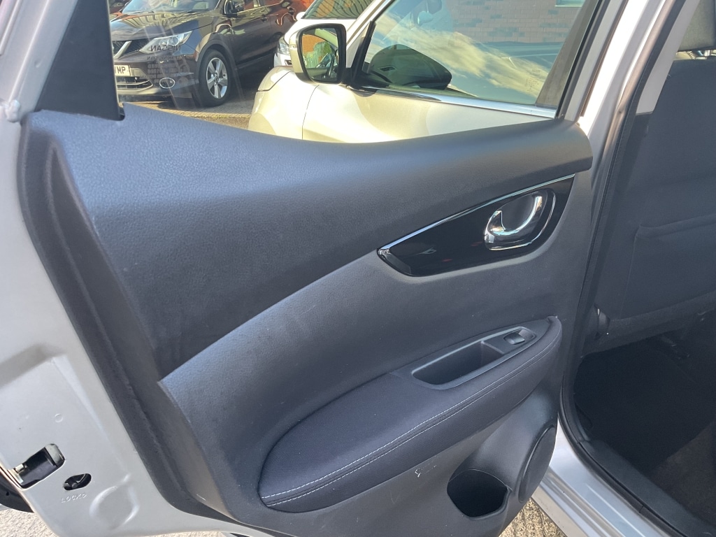 Used Nissan Qashqai 2014 for sale - 76751998: Photo 21