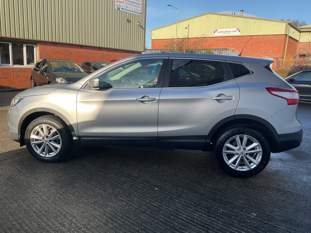 Used Nissan Qashqai 2014 for sale - 76751998: Photo 4