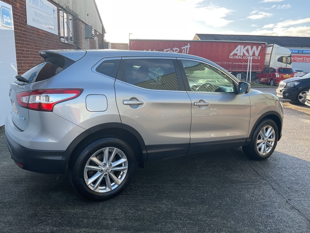 Used Nissan Qashqai 2014 for sale - 76751998: Photo 6