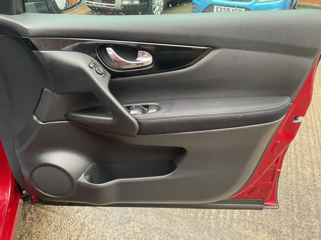 Used Nissan Qashqai 2016 for sale - 77289404: Photo 17