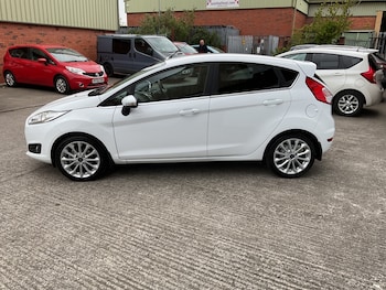 Used Ford Fiesta 2016 for sale - 78513003: Photo