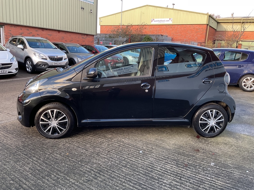 Used Toyota AYGO 2012 for sale - 76687519: Photo 4