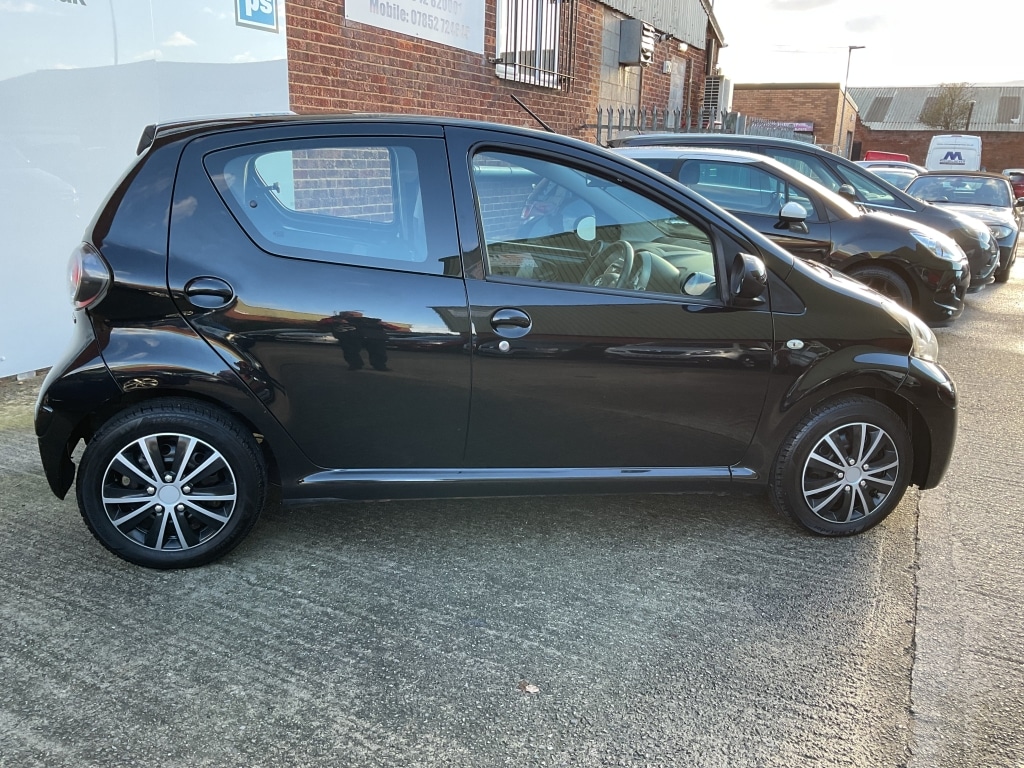 Used Toyota AYGO 2012 for sale - 76687519: Photo 6