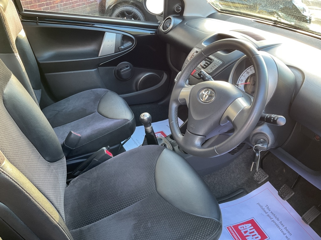 Used Toyota AYGO 2012 for sale - 76687519: Photo 7