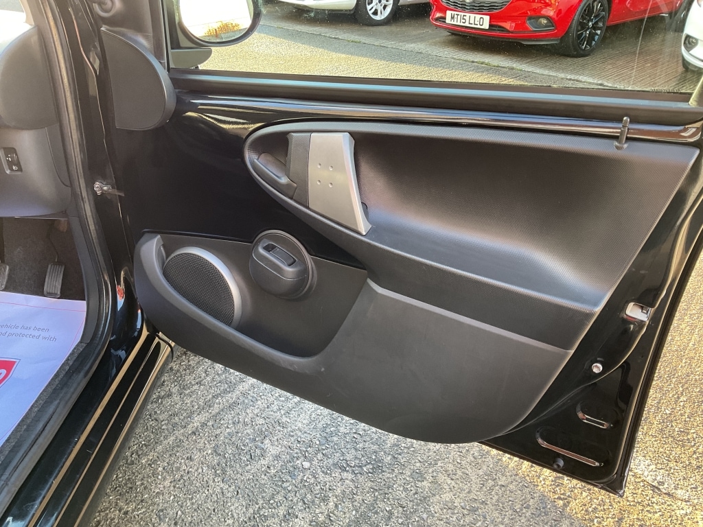 Used Toyota AYGO 2012 for sale - 76687519: Photo 8