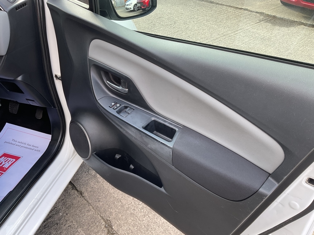 Used Toyota Yaris 2014 for sale - 77682076: Photo 15