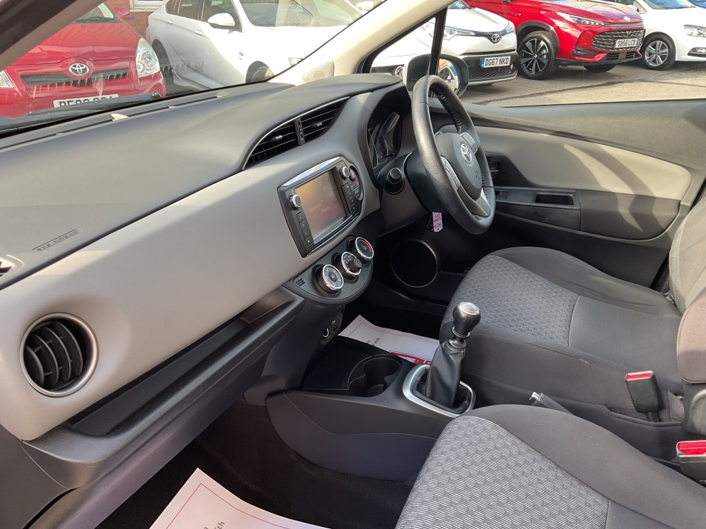 Used Toyota Yaris 2014 for sale - 77682076: Photo 22