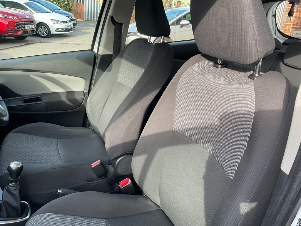 Used Toyota Yaris 2014 for sale - 77682076: Photo 23