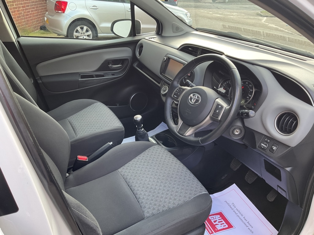 Used Toyota Yaris 2014 for sale - 77682076: Photo 7