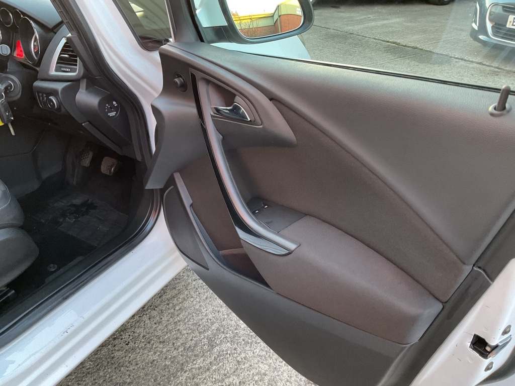 Used Vauxhall Astra 2015 for sale - 76699671: Photo 8