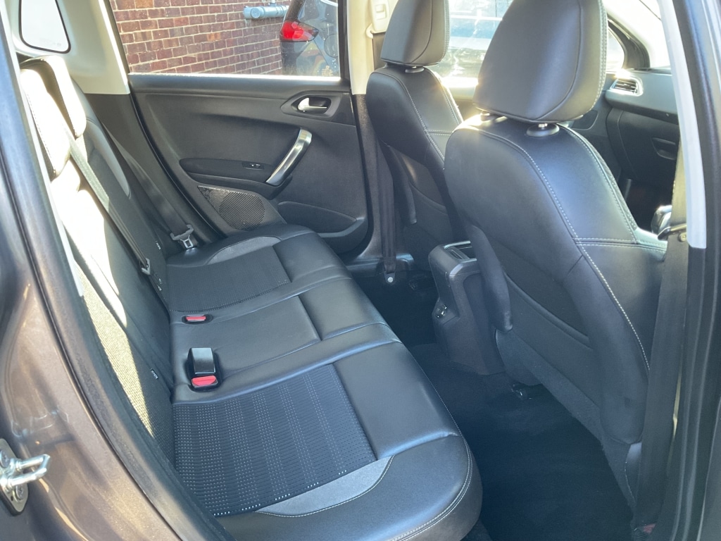 Used Peugeot 2008 2014 for sale - 76643733: Photo 14