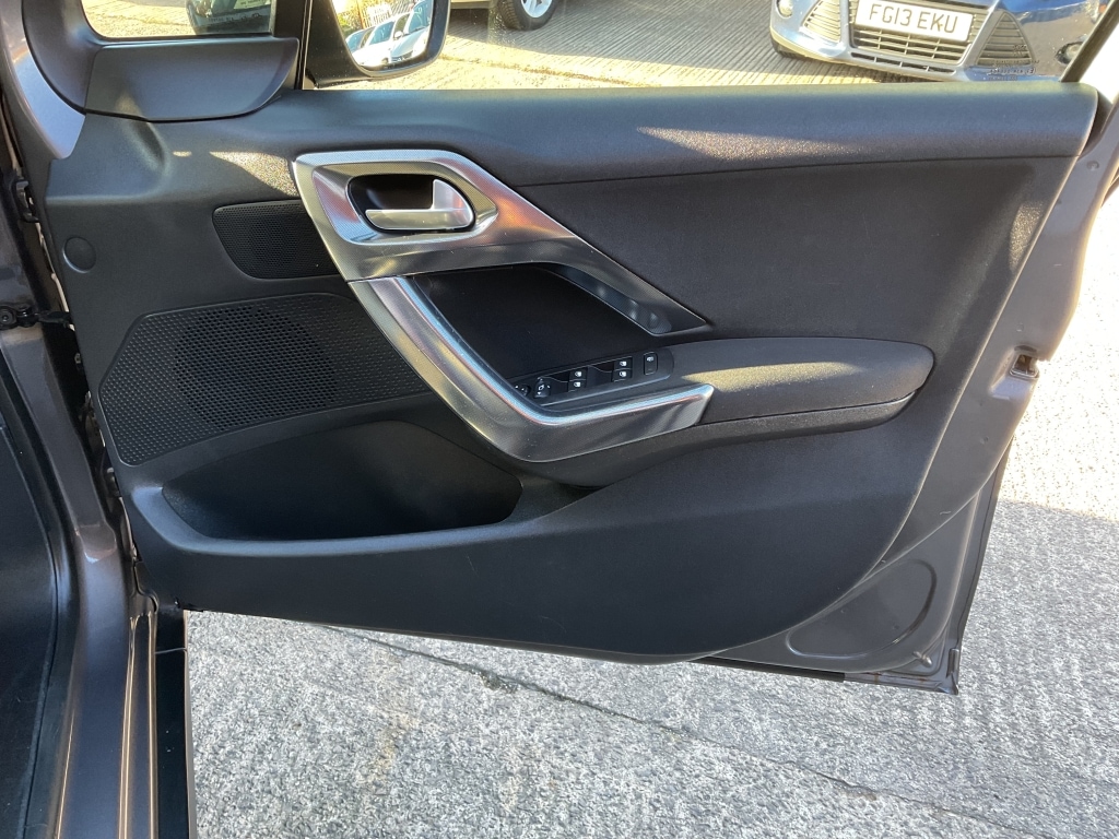 Used Peugeot 2008 2014 for sale - 76643733: Photo 16