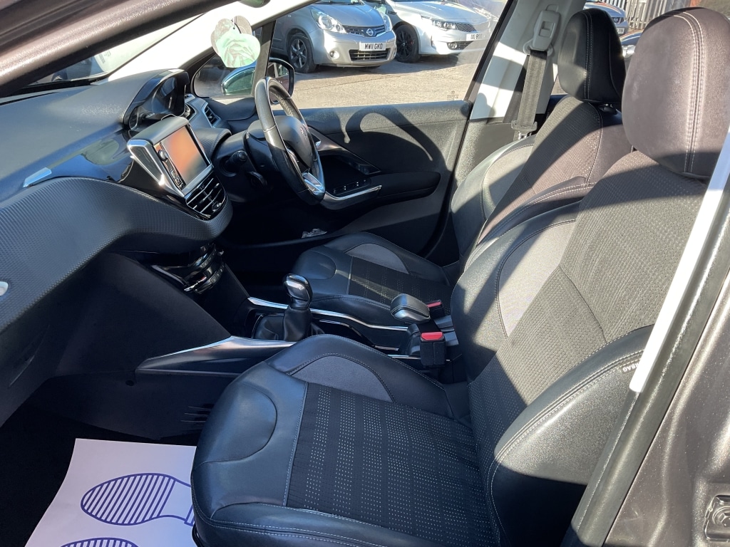 Used Peugeot 2008 2014 for sale - 76643733: Photo 22