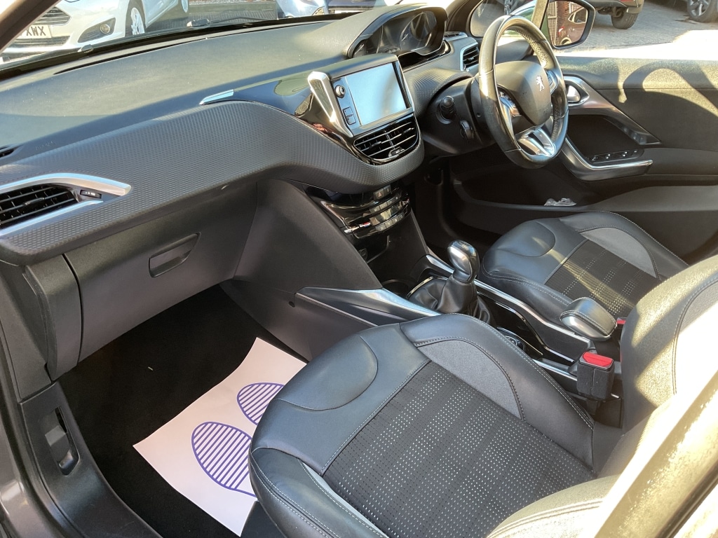 Used Peugeot 2008 2014 for sale - 76643733: Photo 23