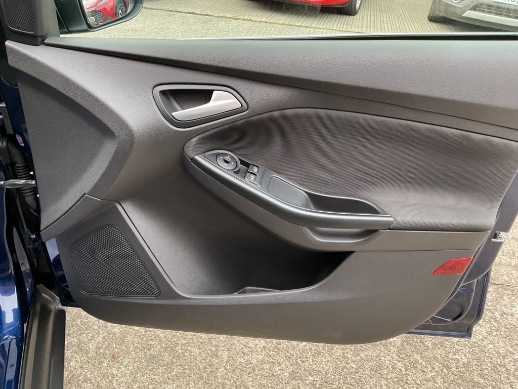 Used Ford Focus 2013 for sale - 76713359: Photo 13