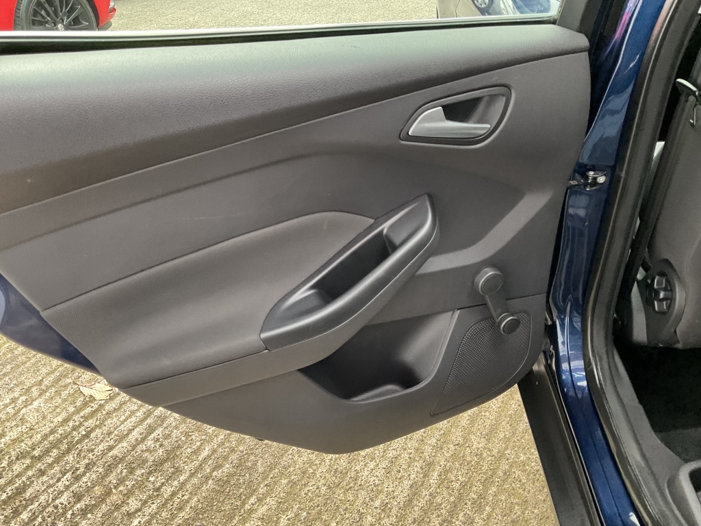 Used Ford Focus 2013 for sale - 76713359: Photo 19