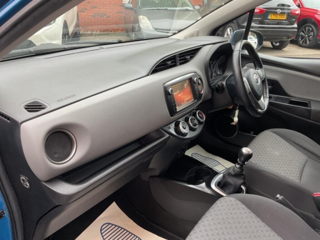 Used Toyota Yaris 2015 for sale - 77610578: Photo 21