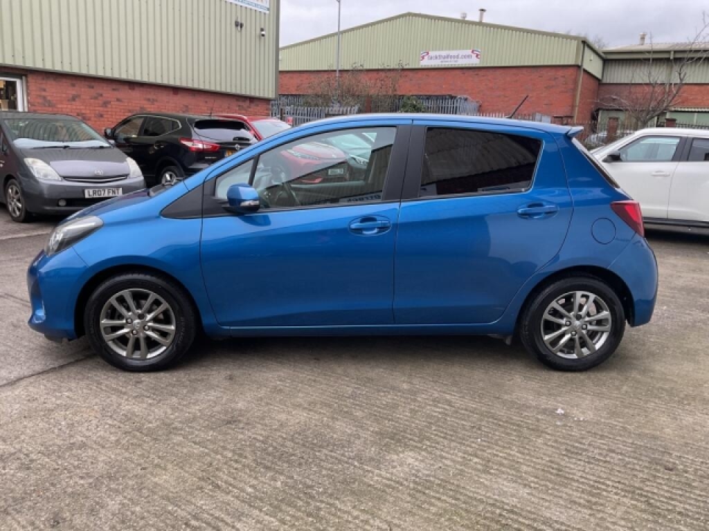 Used Toyota Yaris 2015 for sale - 77610578: Photo 3