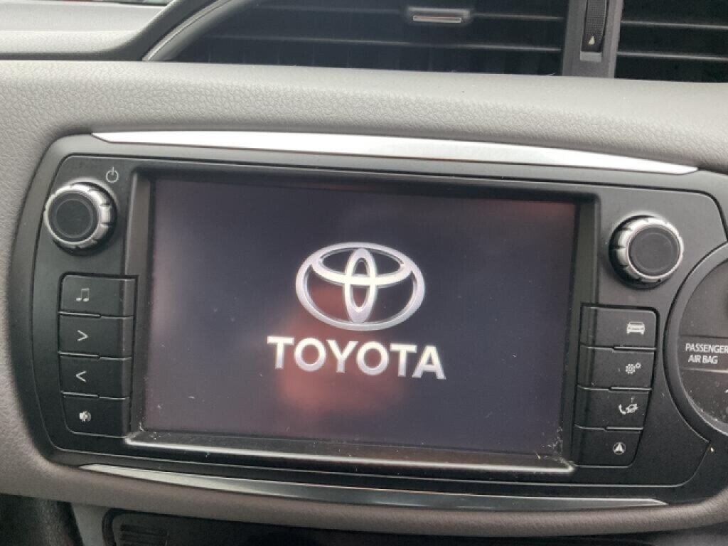 Used Toyota Yaris 2015 for sale - 77610578: Photo 9