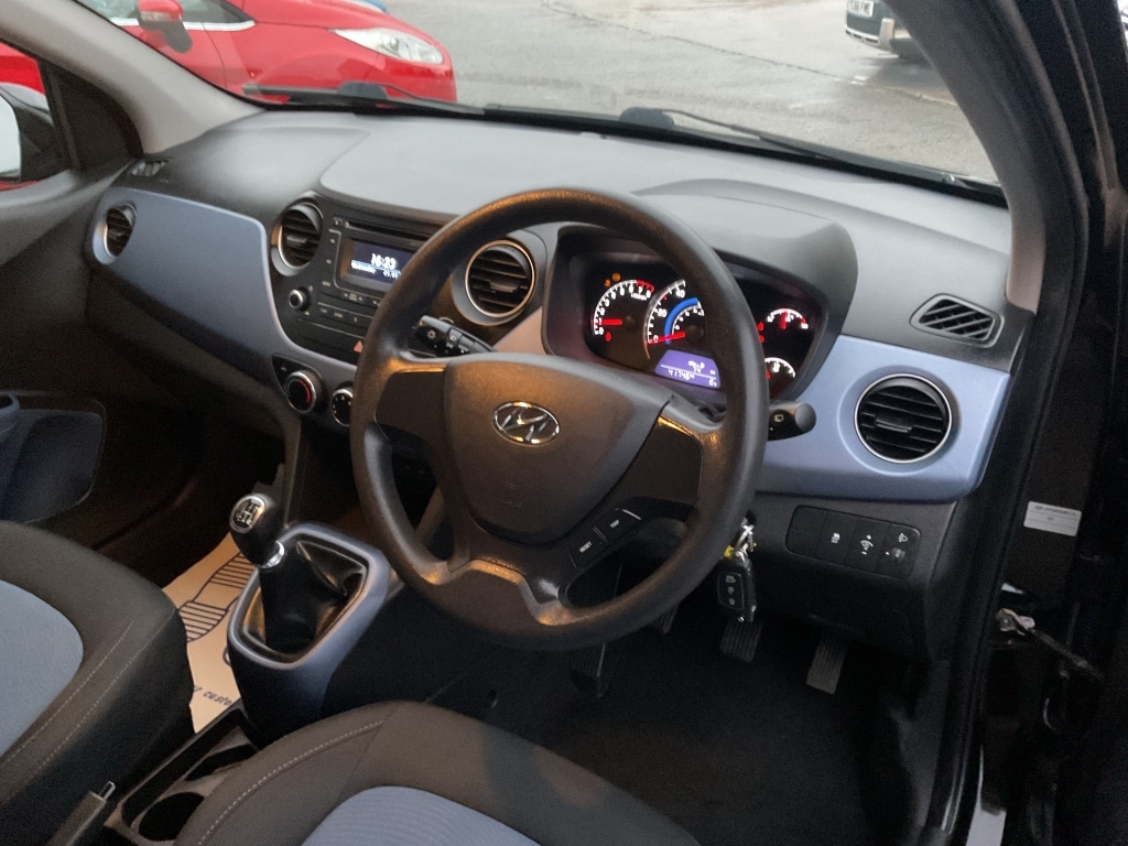 Used Hyundai i10 2014 for sale - 77277599: Photo 9