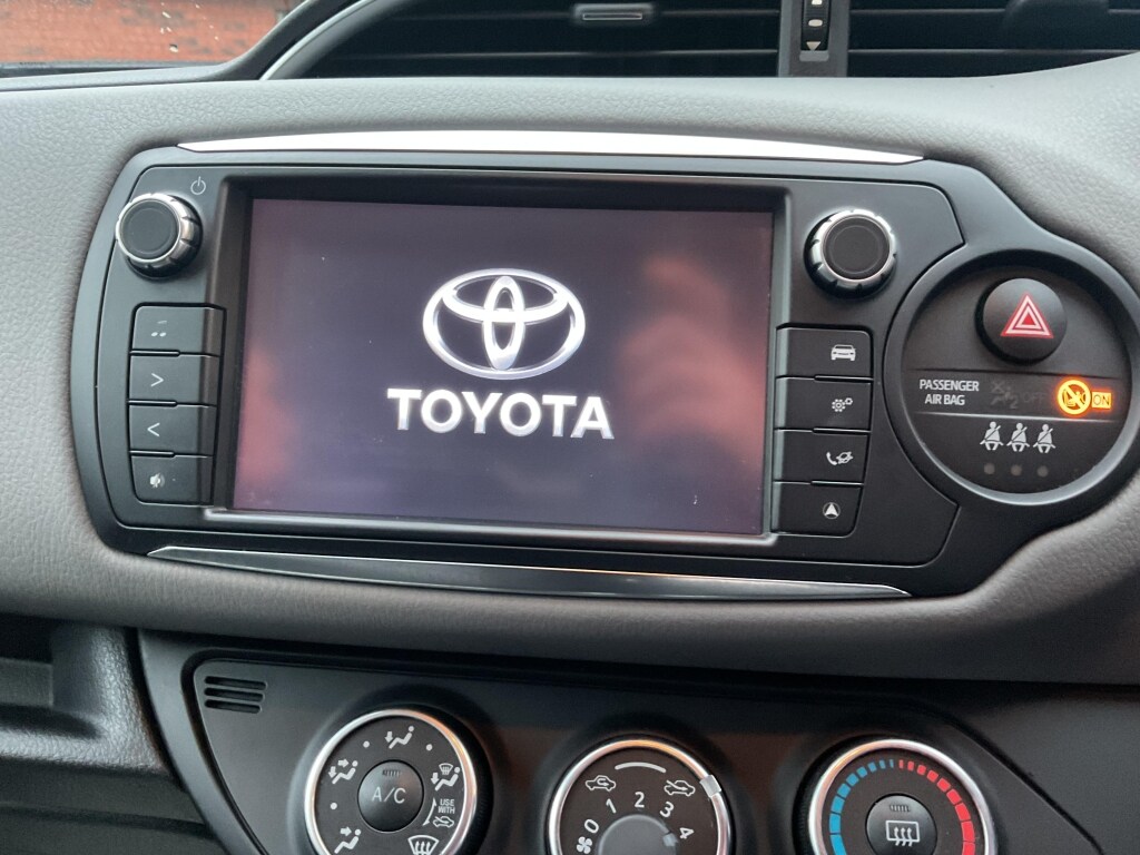 Used Toyota Yaris 2016 for sale - 77618445: Photo 9