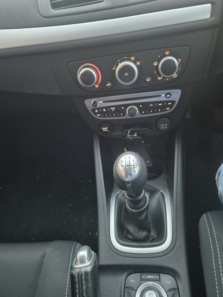 Used Renault Megane 2011 for sale - 76376982: Photo 4