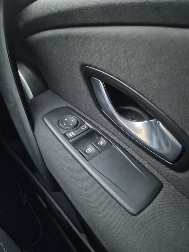 Used Renault Megane 2011 for sale - 76376982: Photo 7