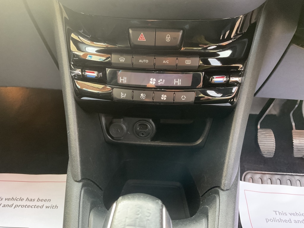 Used Peugeot 208 2015 for sale - 76511093: Photo 11