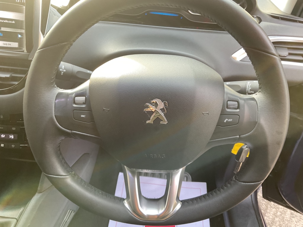 Used Peugeot 208 2015 for sale - 76511093: Photo 12