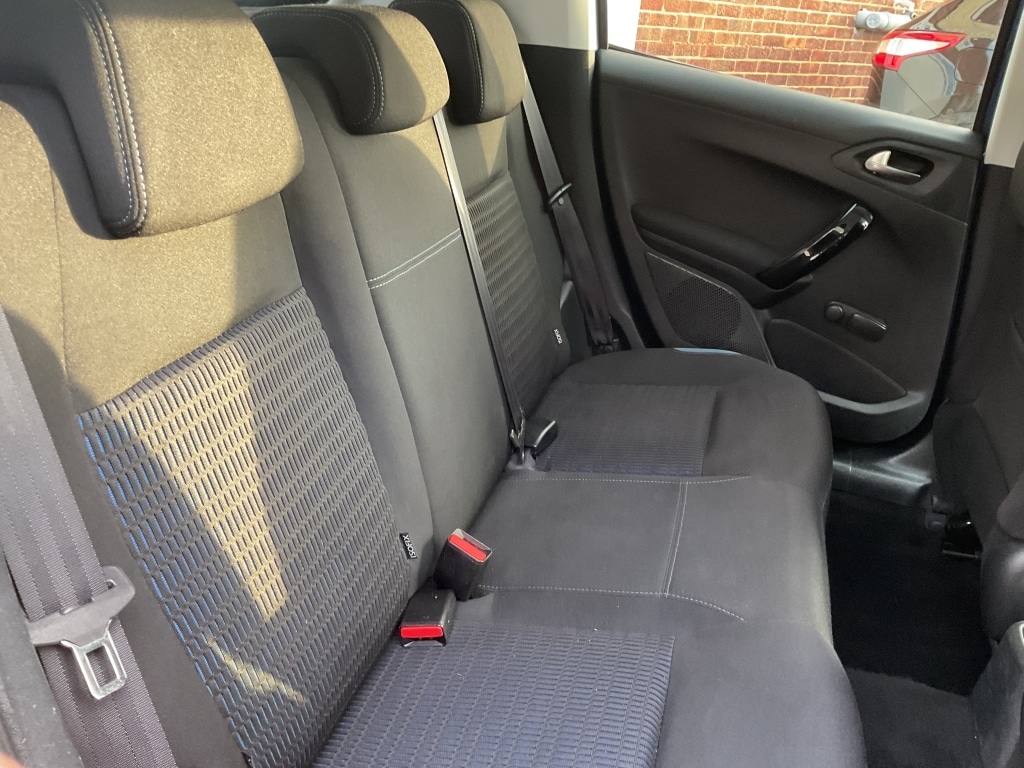 Used Peugeot 208 2015 for sale - 76511093: Photo 15