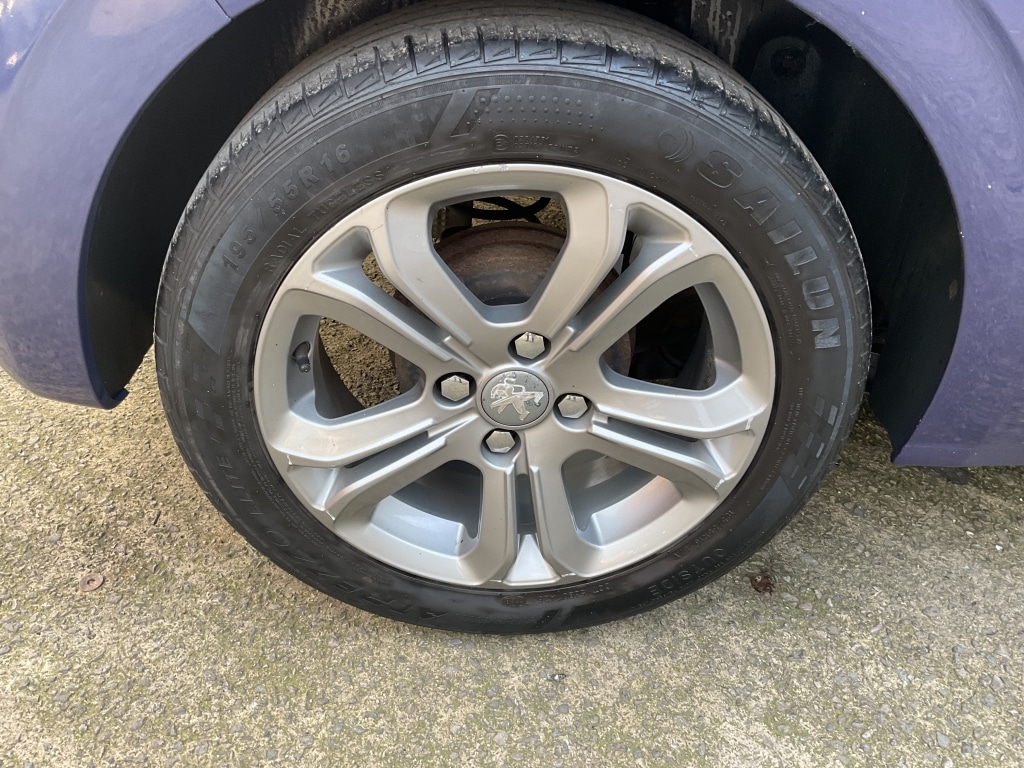 Used Peugeot 208 2015 for sale - 76511093: Photo 27